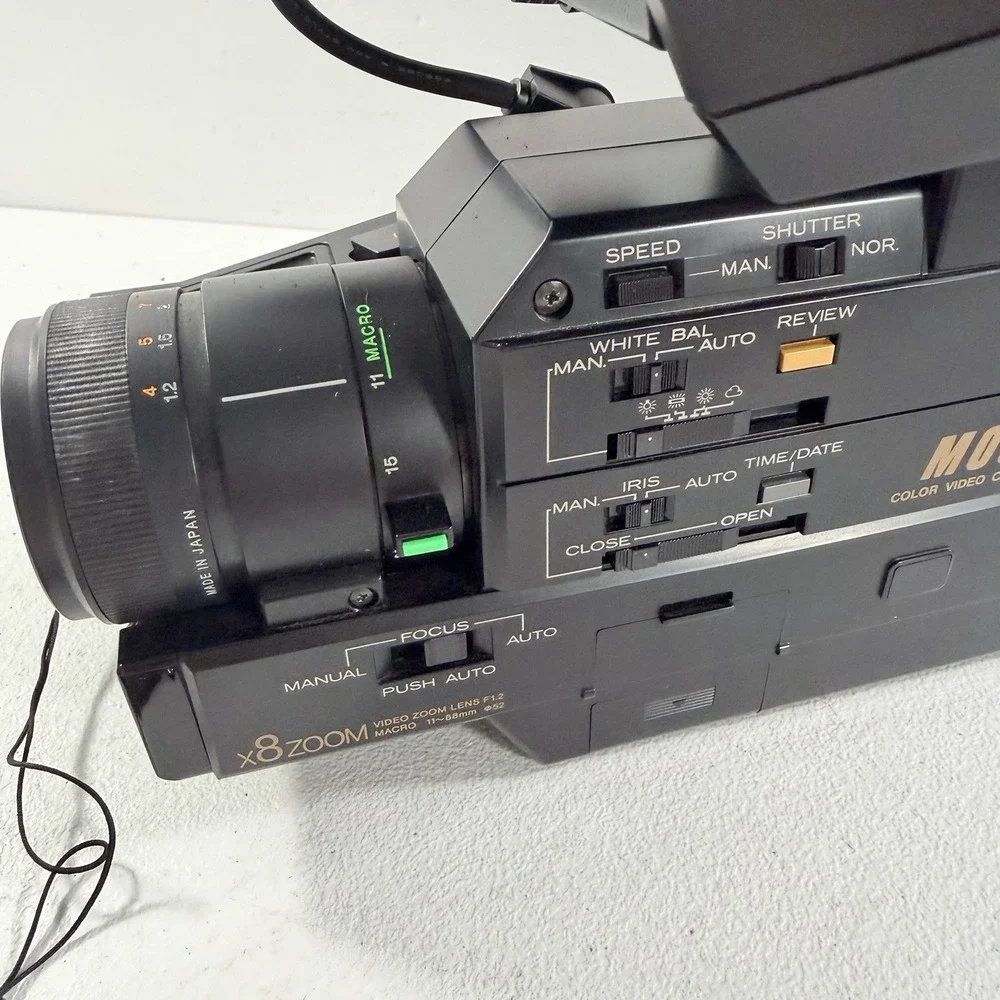 Hitachi VM-6100A S-VHS Camcorder Video Camera POWERS ON AS IS READ